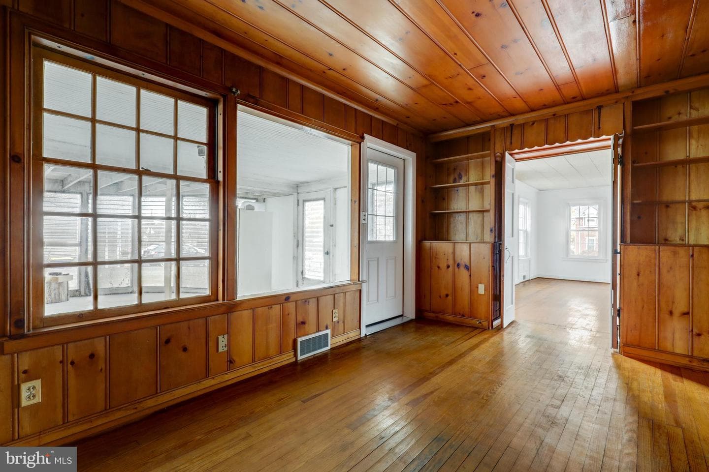 148 E Broad Street photo 8