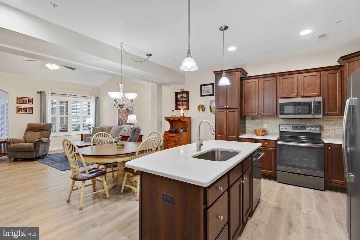 1334 Woodcrest Court photo 6