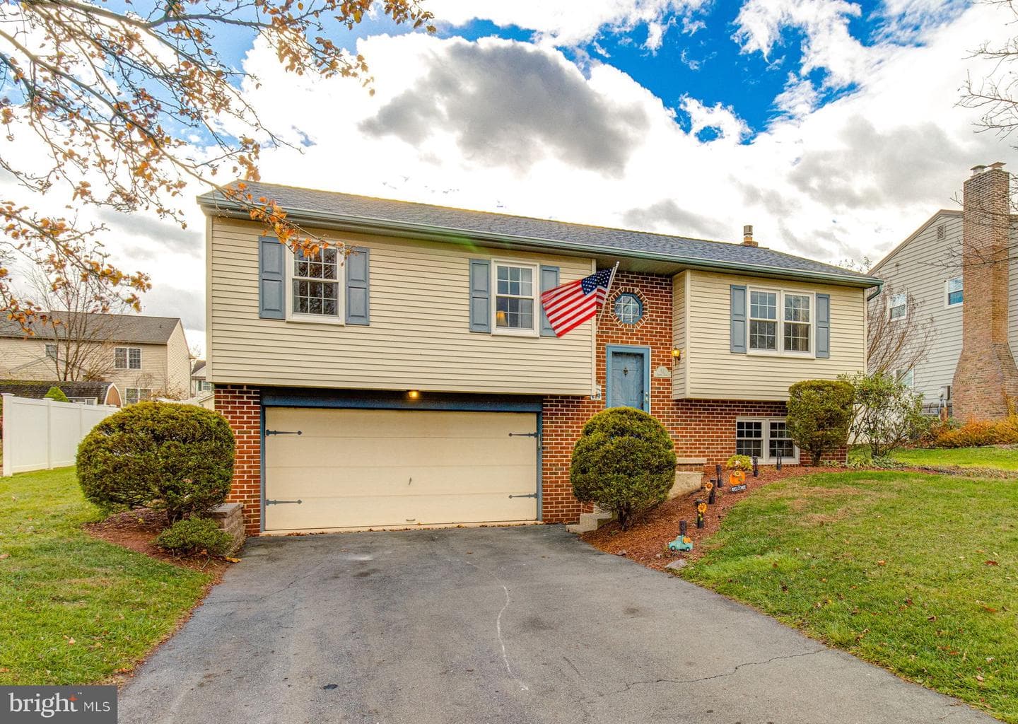 82 Scenic Drive photo 1