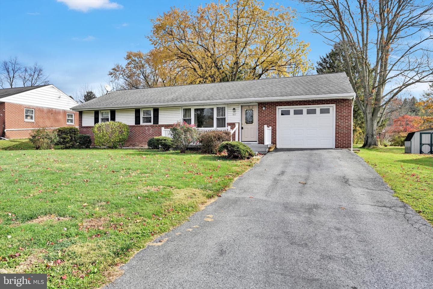 957 Raymee Drive photo 3