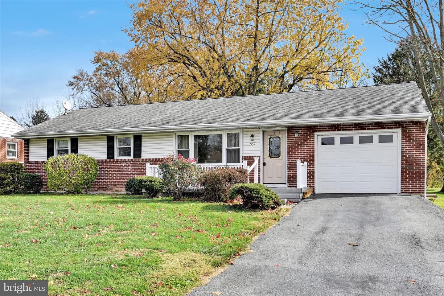 957 Raymee Drive photo 4