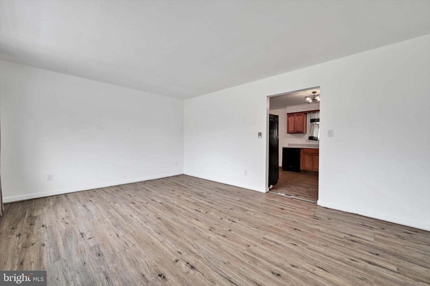 957 Raymee Drive photo 6