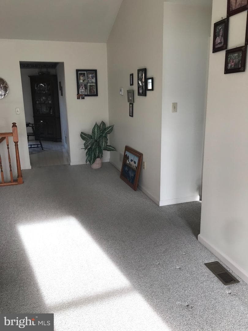 30 Oakgrove Lane photo 12