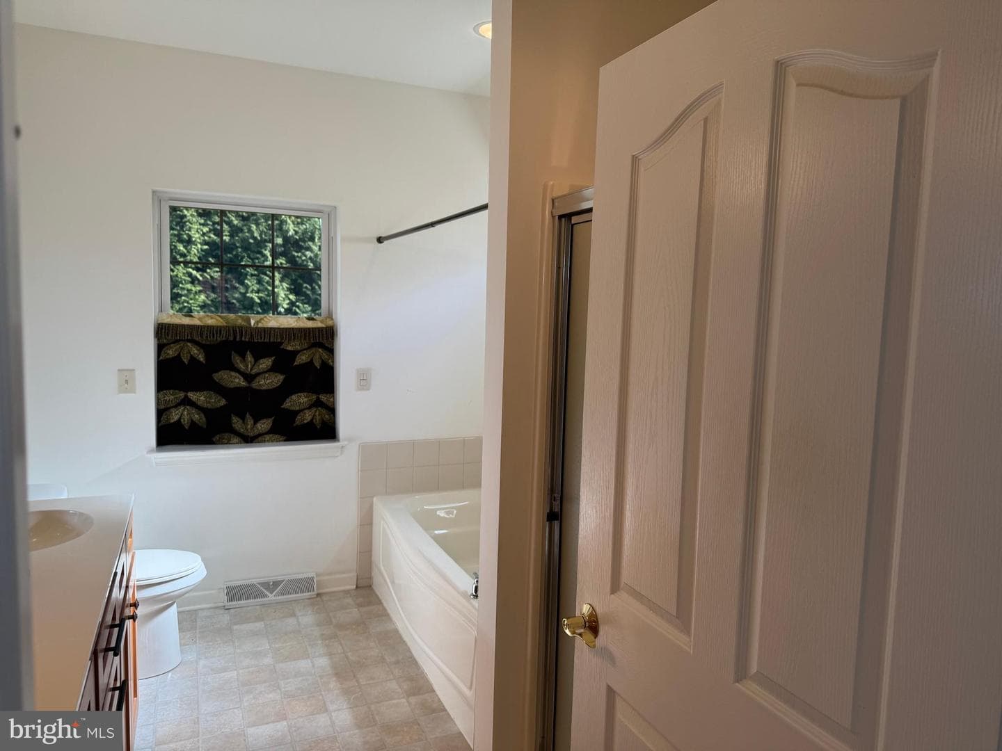 126 Broadstone Street photo 22
