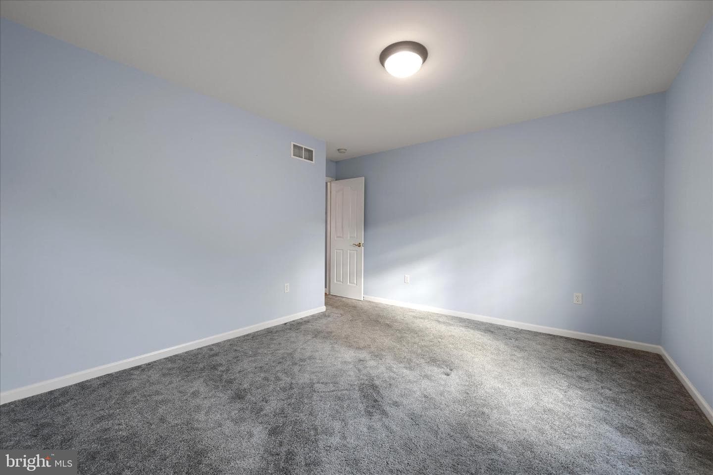 988 Cambridge Drive photo 22