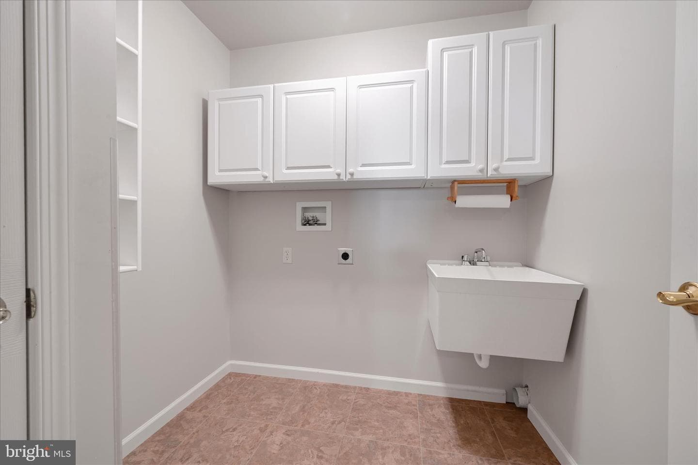 988 Cambridge Drive photo 24