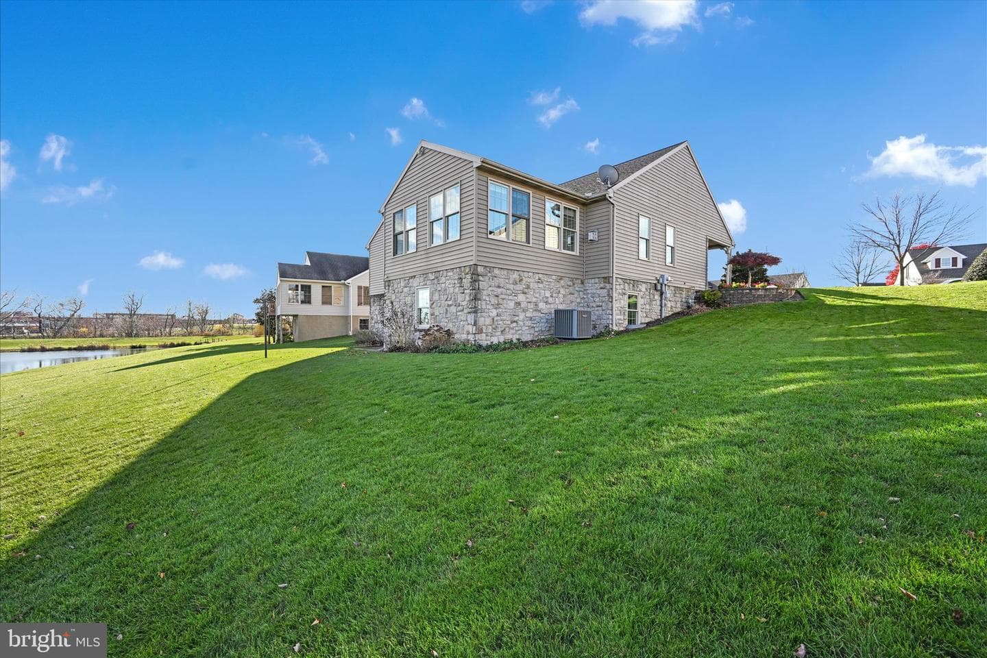988 Cambridge Drive photo 30