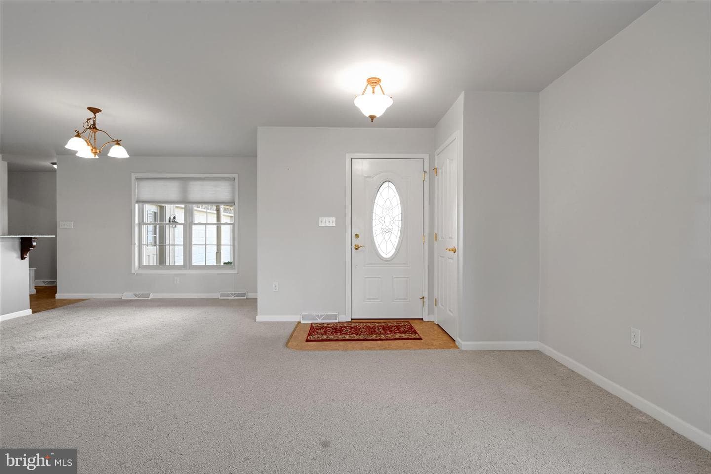 988 Cambridge Drive photo 7