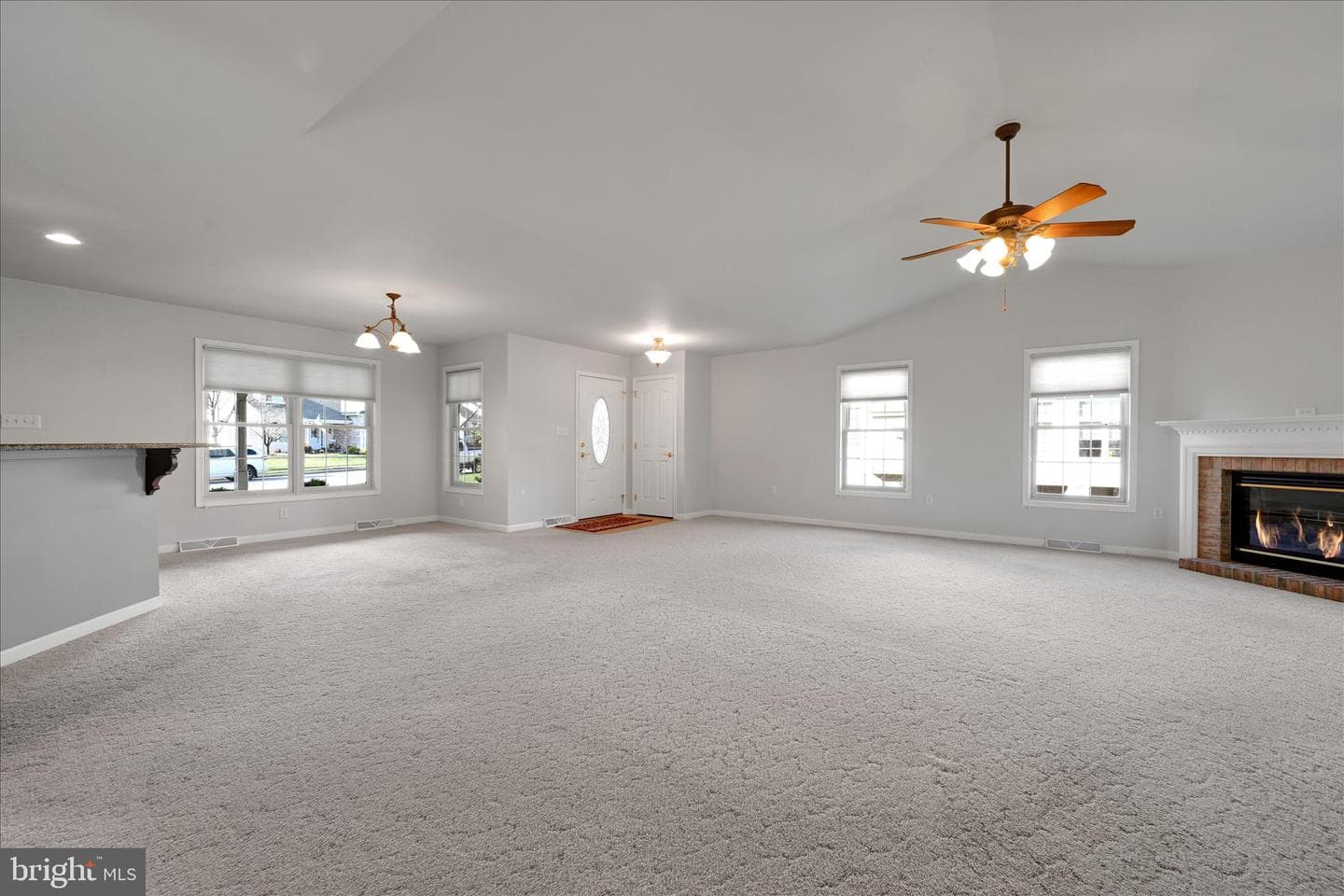 988 Cambridge Drive photo 9