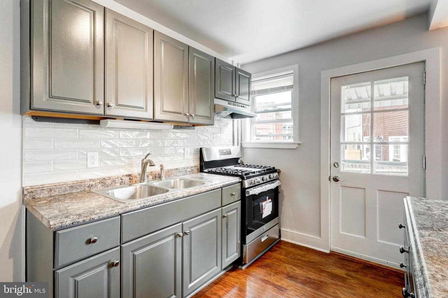 705 N Pine Street photo 21