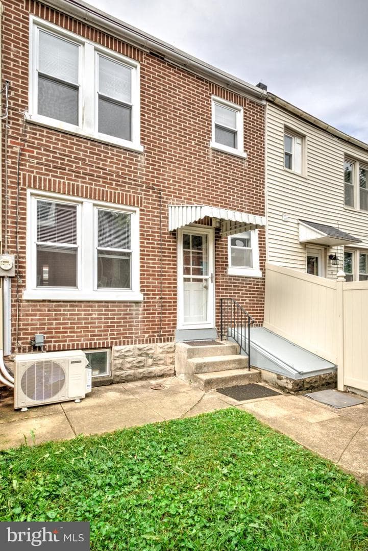 705 N Pine Street photo 9