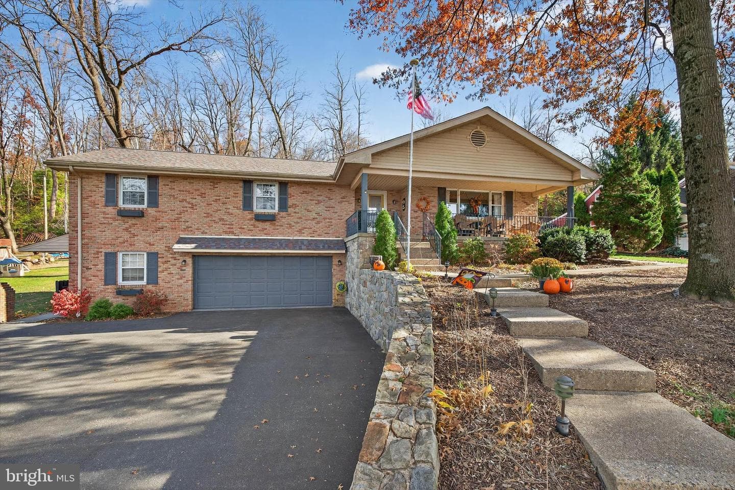 35 Bonview Drive photo 1