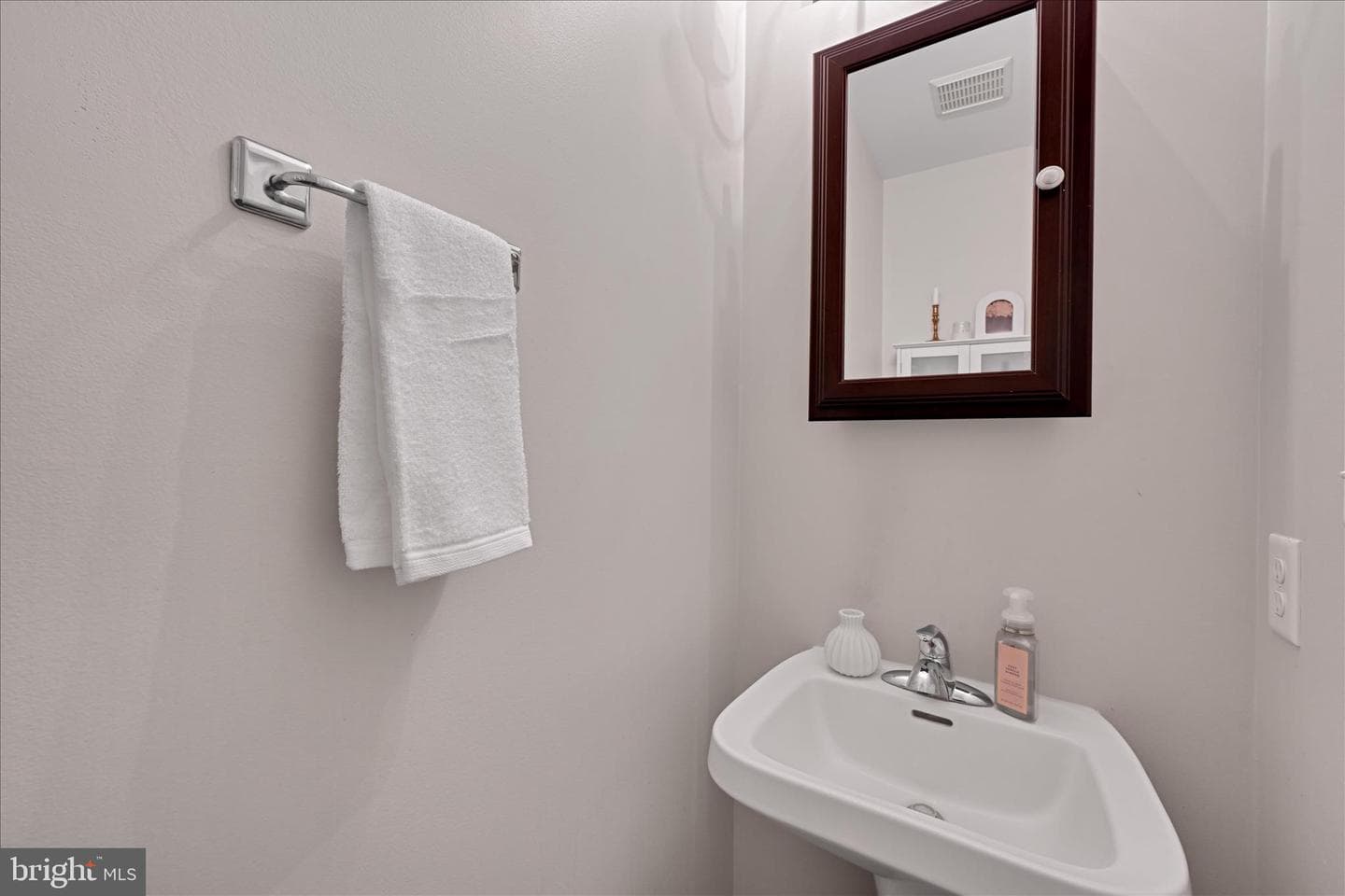 85 Chelmsford Drive photo 15