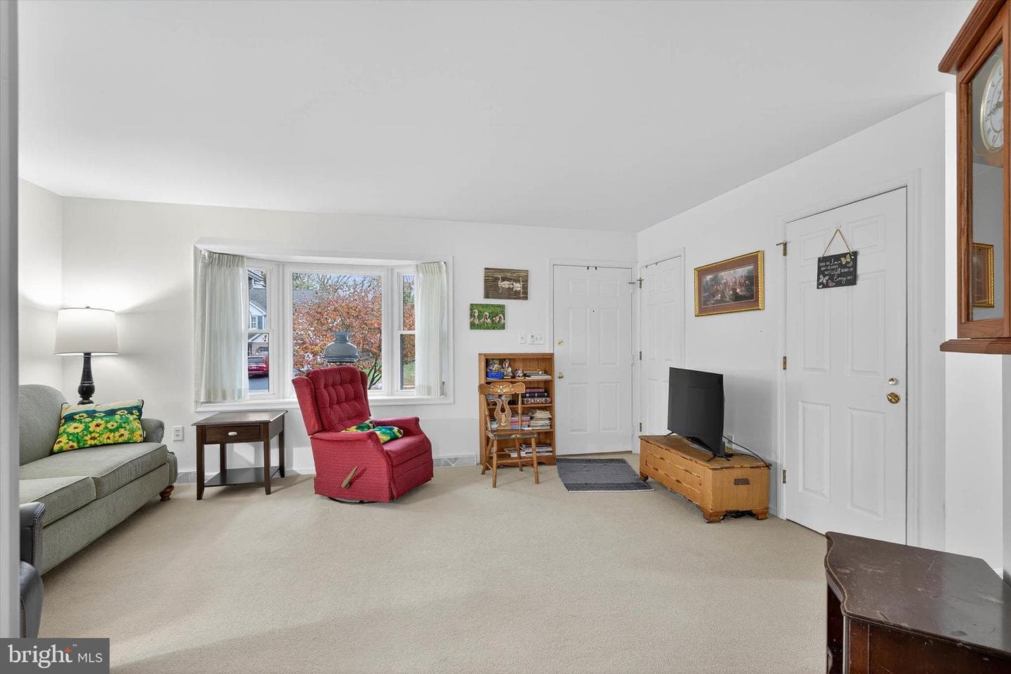 213 E 6th Street photo 10
