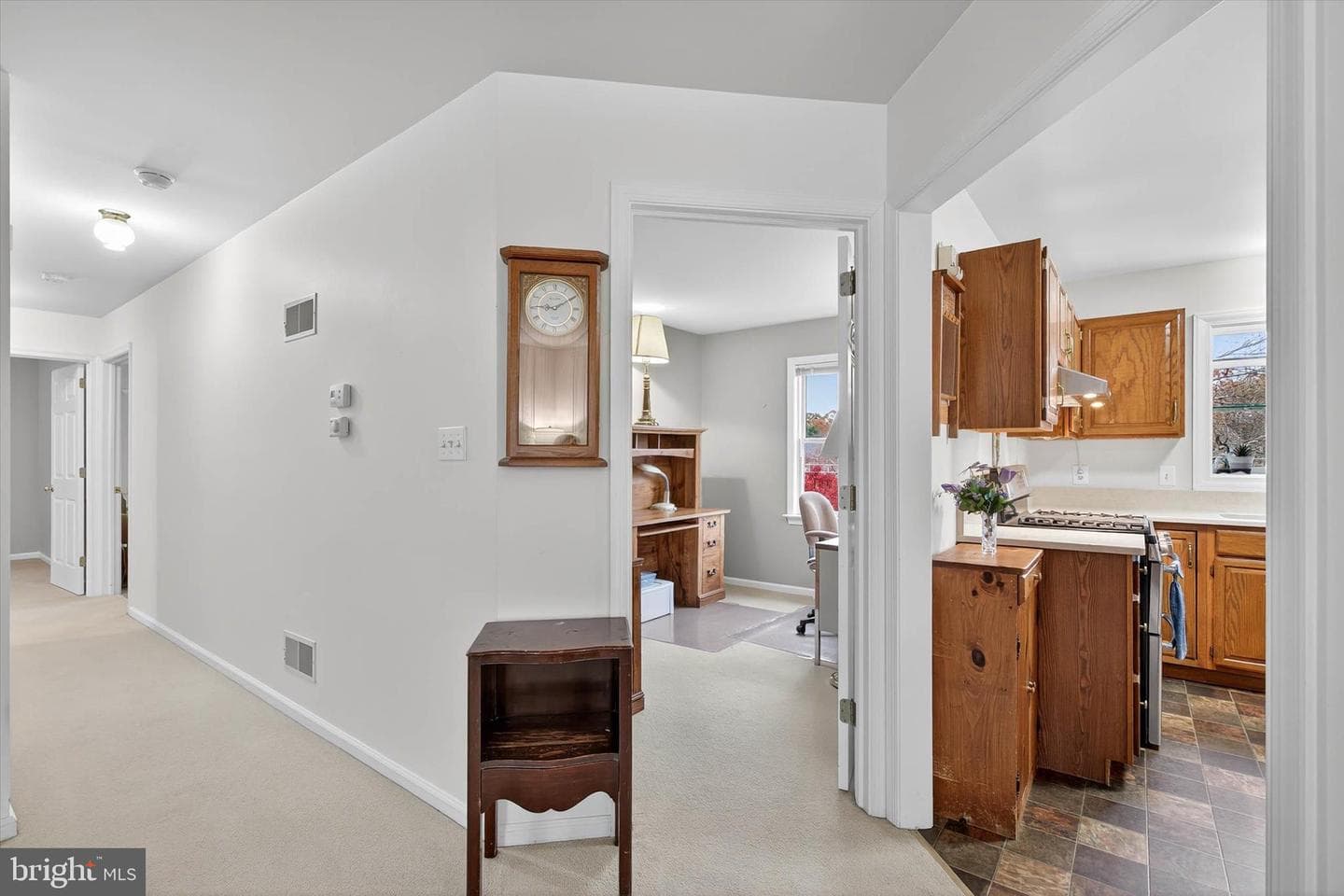 213 E 6th Street photo 12