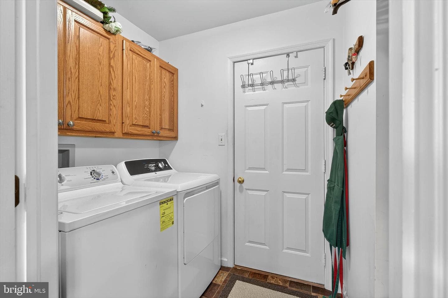 213 E 6th Street photo 21