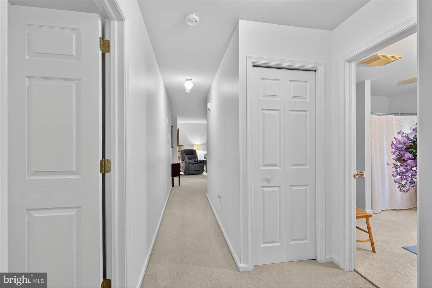 213 E 6th Street photo 26
