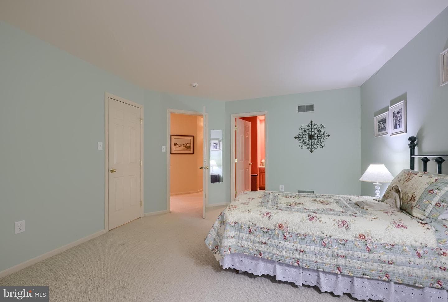 808 Huntington Place photo 40