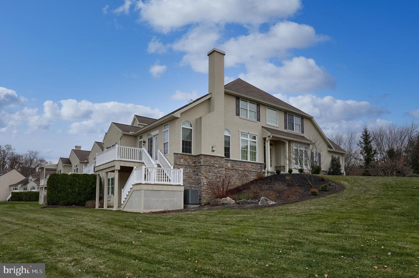 808 Huntington Place photo 5