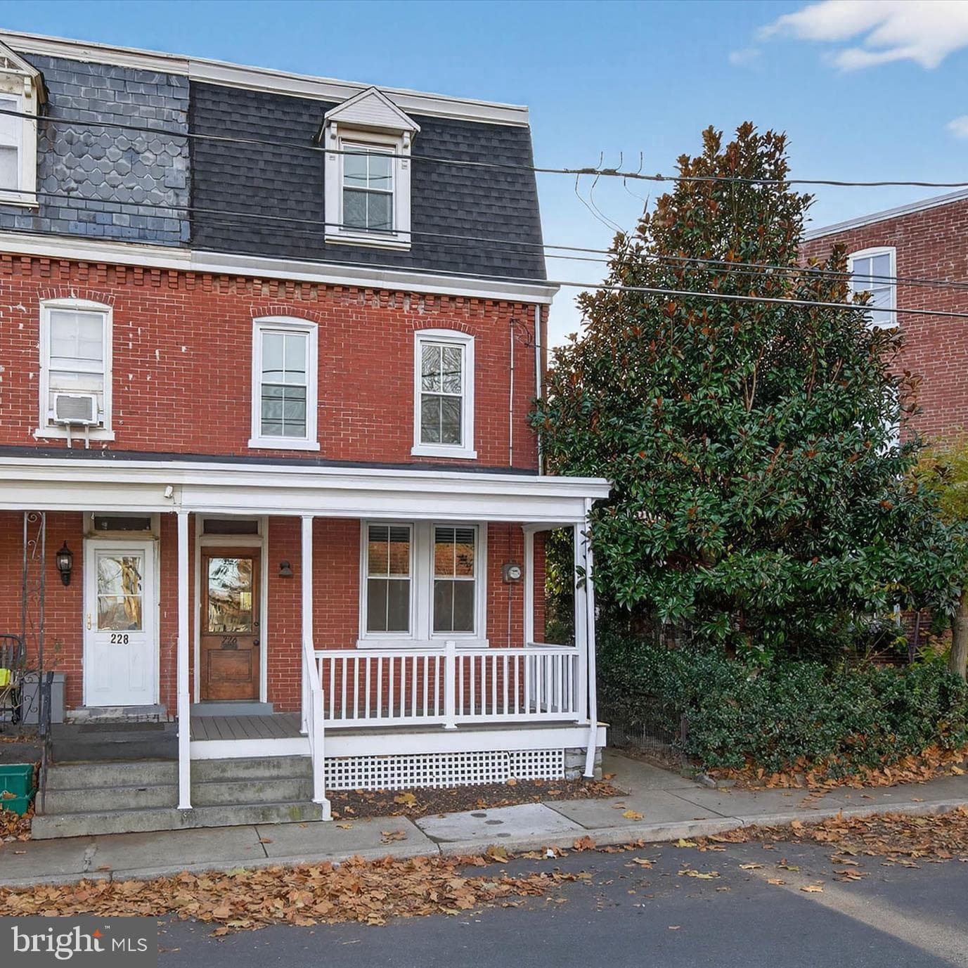 226 E Lemon Street photo 1
