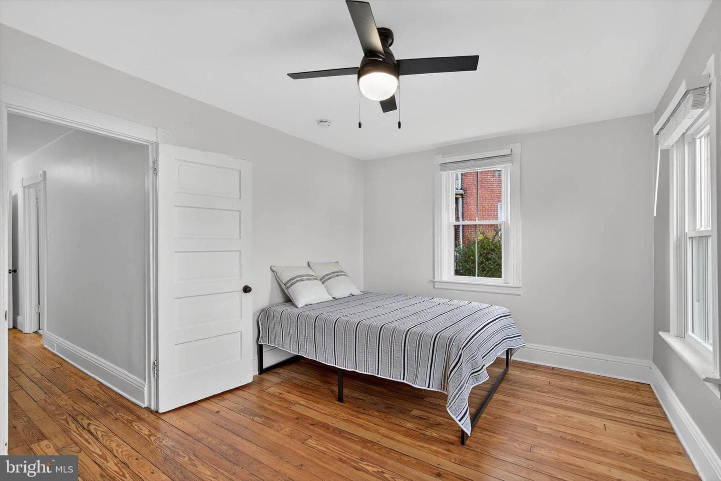226 E Lemon Street photo 15