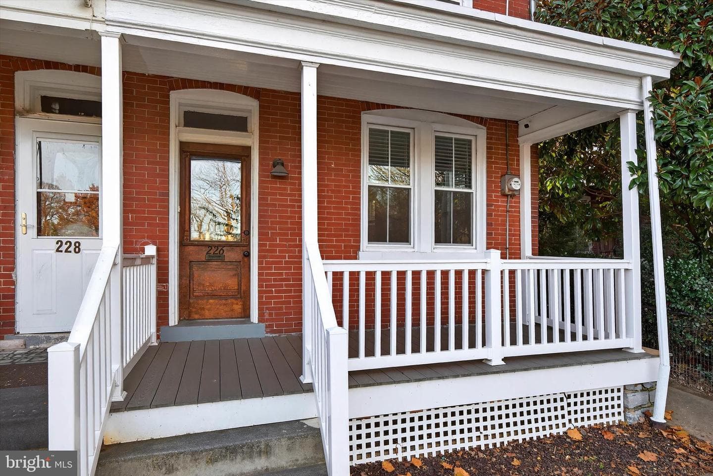 226 E Lemon Street photo 2