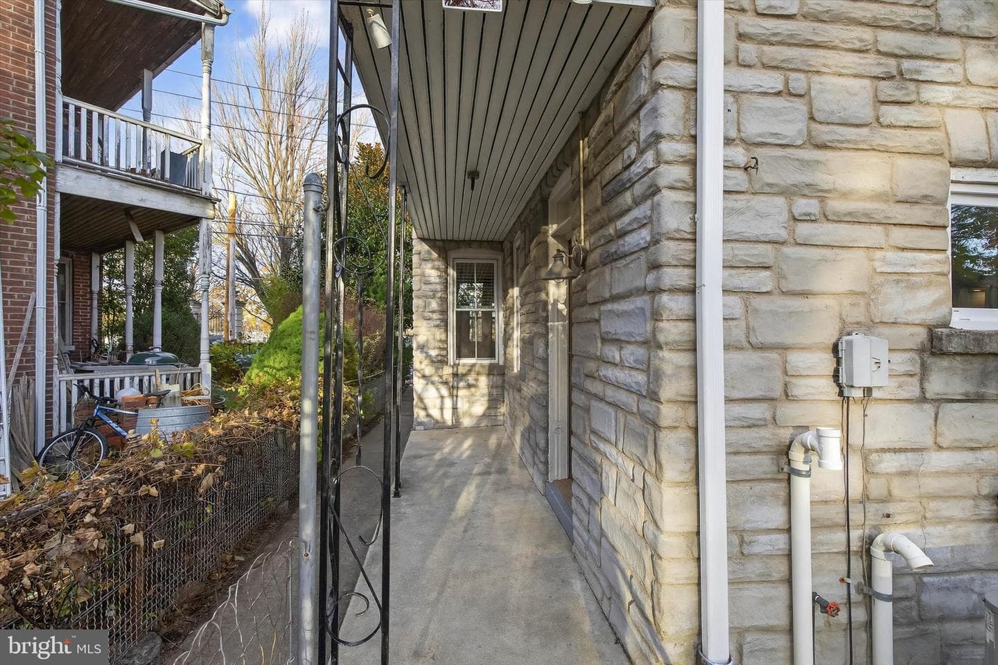 226 E Lemon Street photo 39
