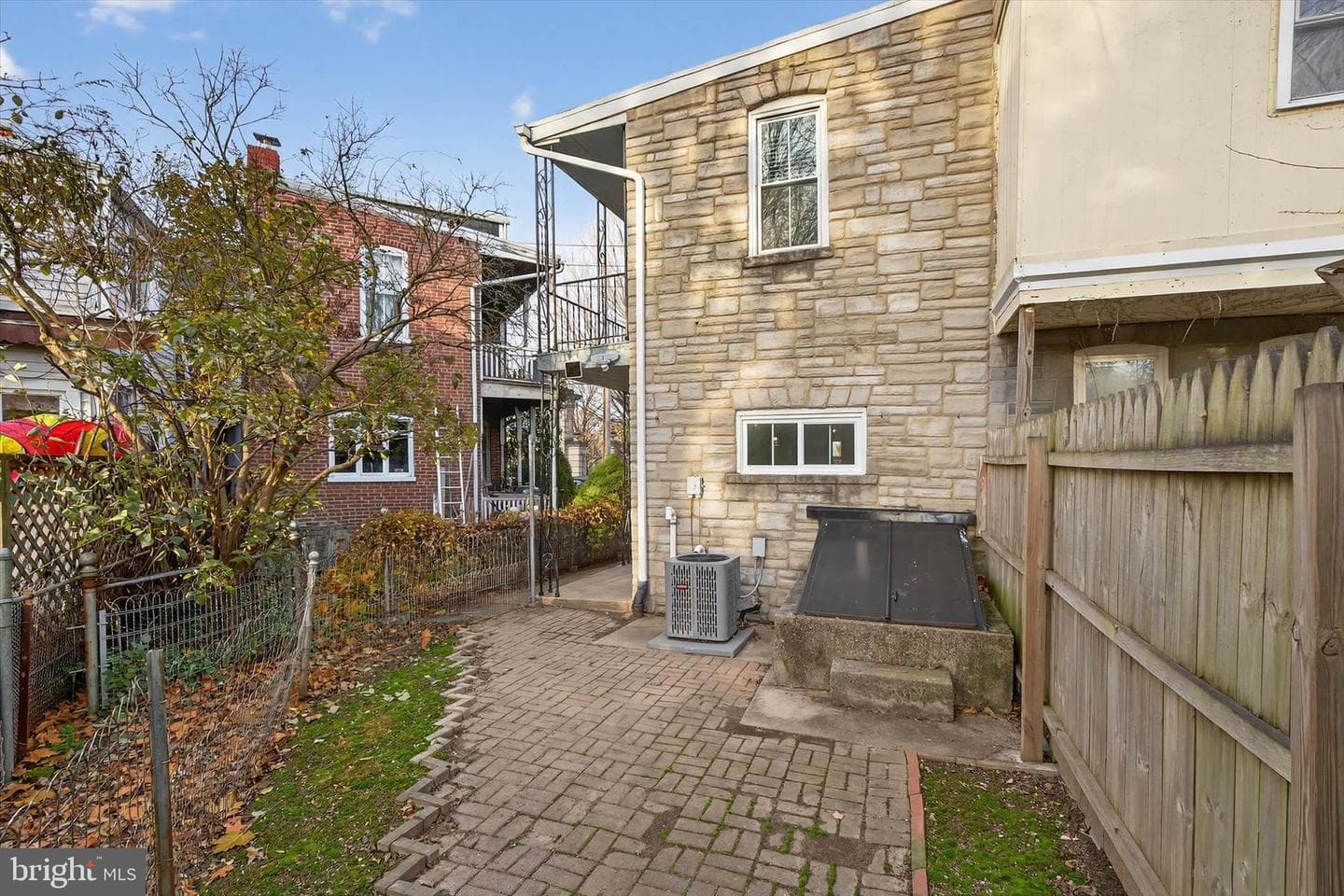 226 E Lemon Street photo 41