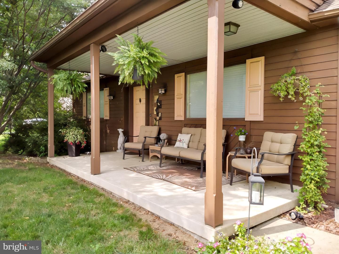 622 Shelley Court photo 3
