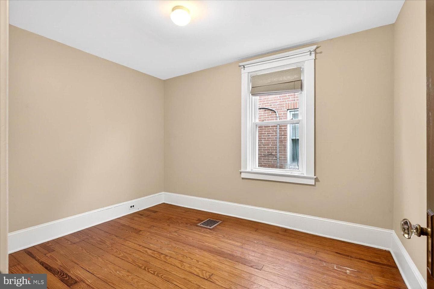 636 Hamilton Street photo 17