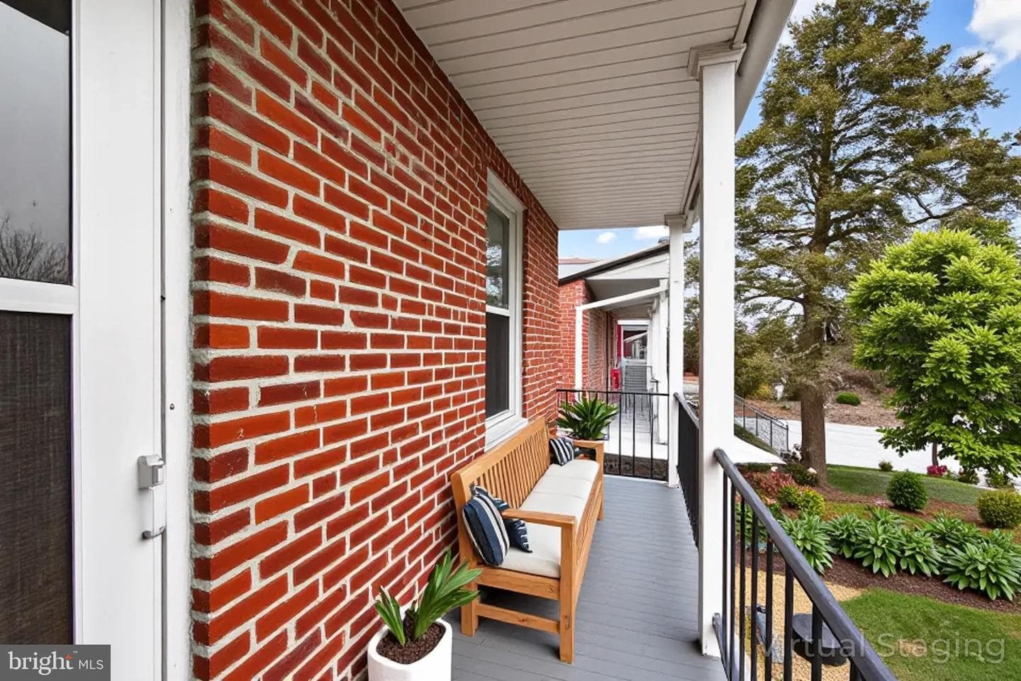 636 Hamilton Street photo 27