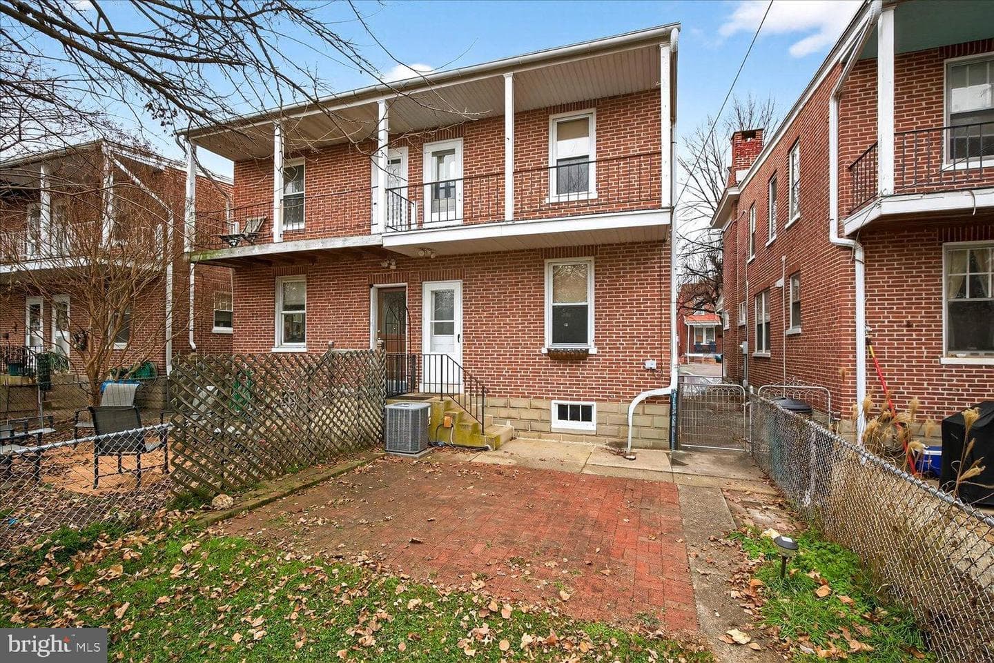 636 Hamilton Street photo 32