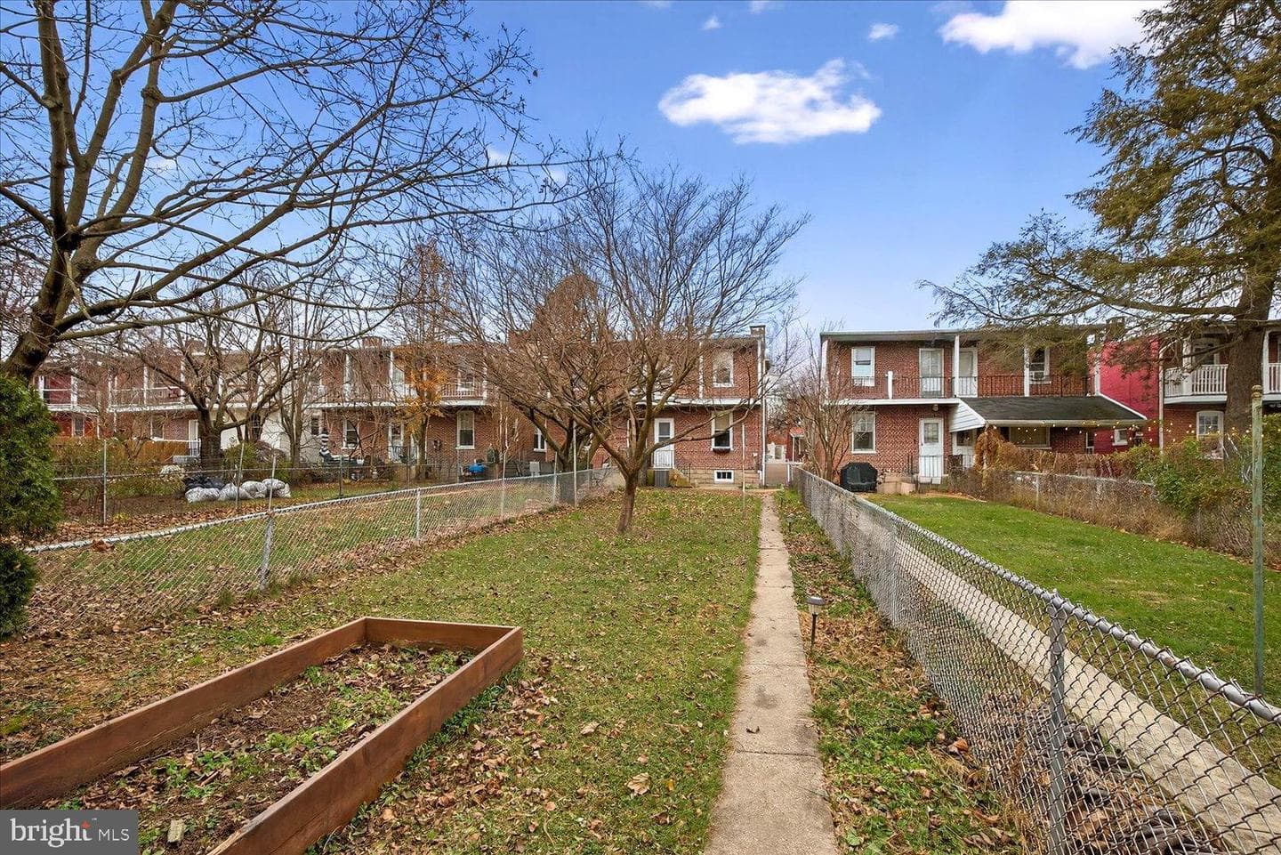 636 Hamilton Street photo 35