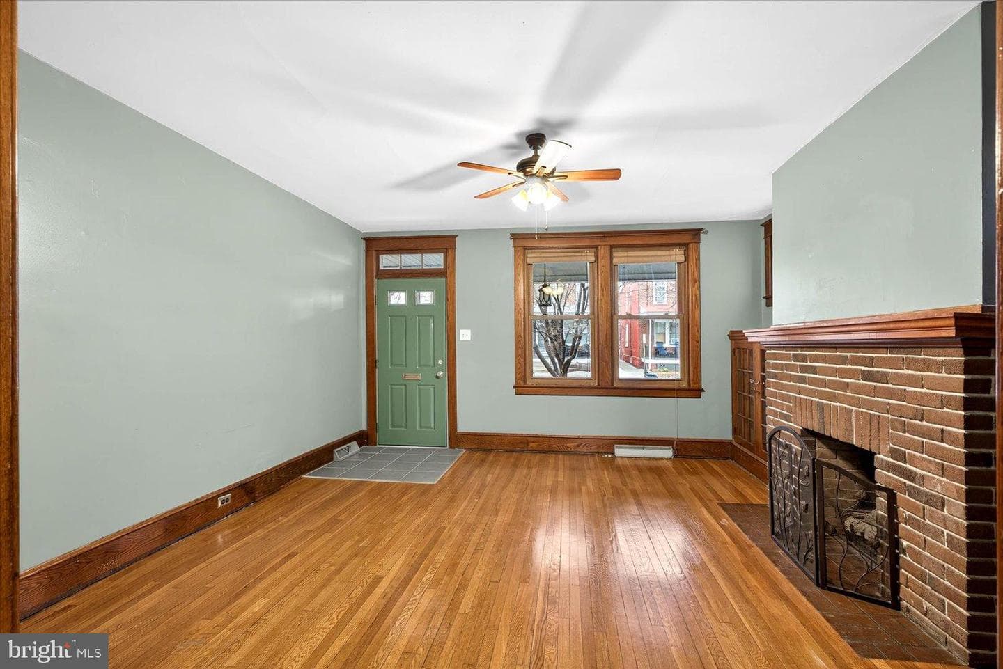 636 Hamilton Street photo 8