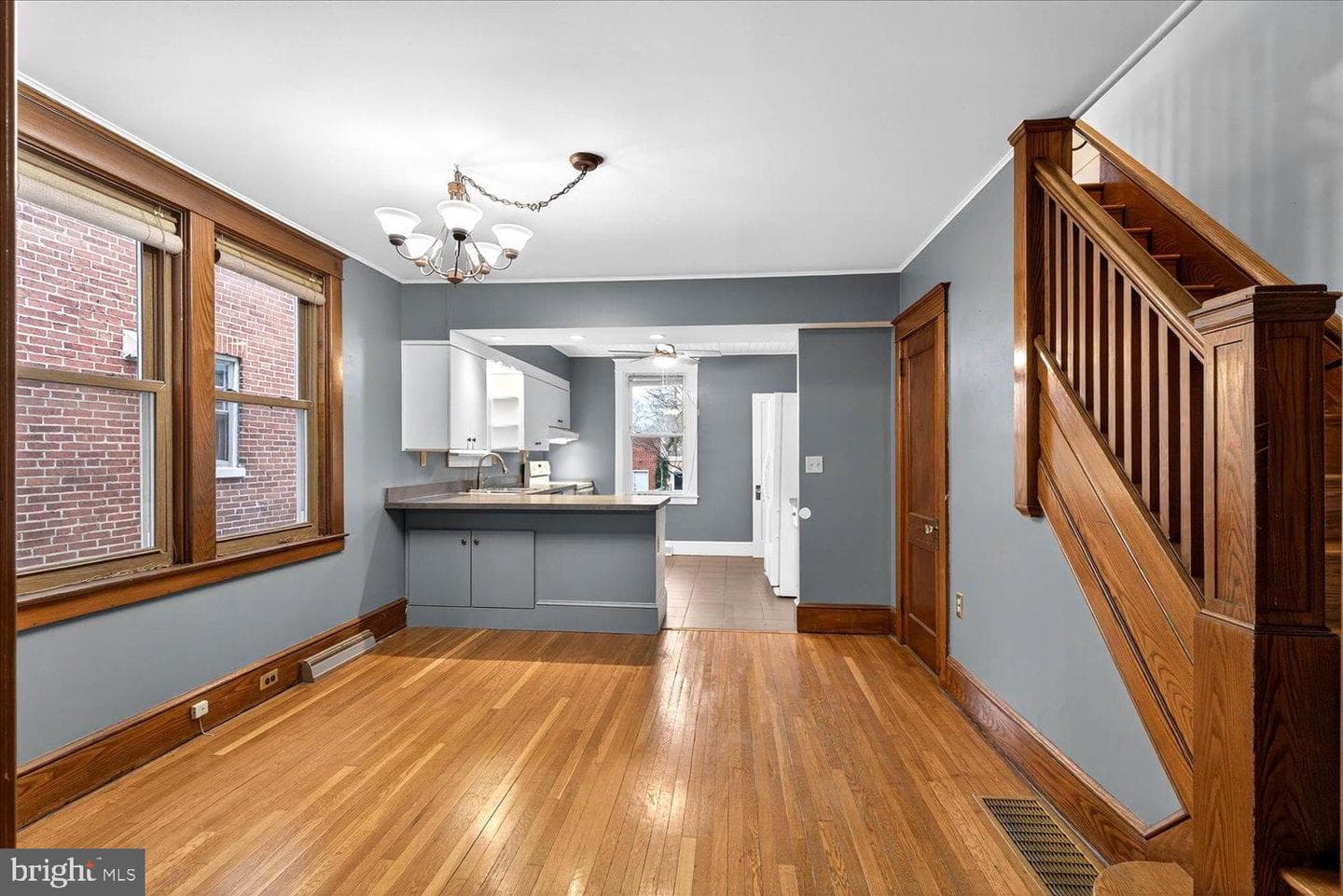 636 Hamilton Street photo 9