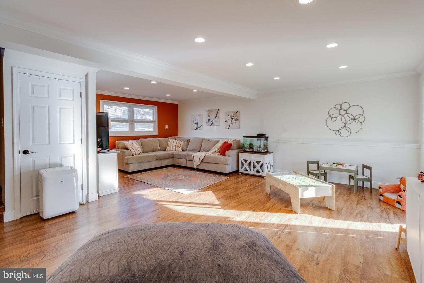 261 Linda Terrace photo 8