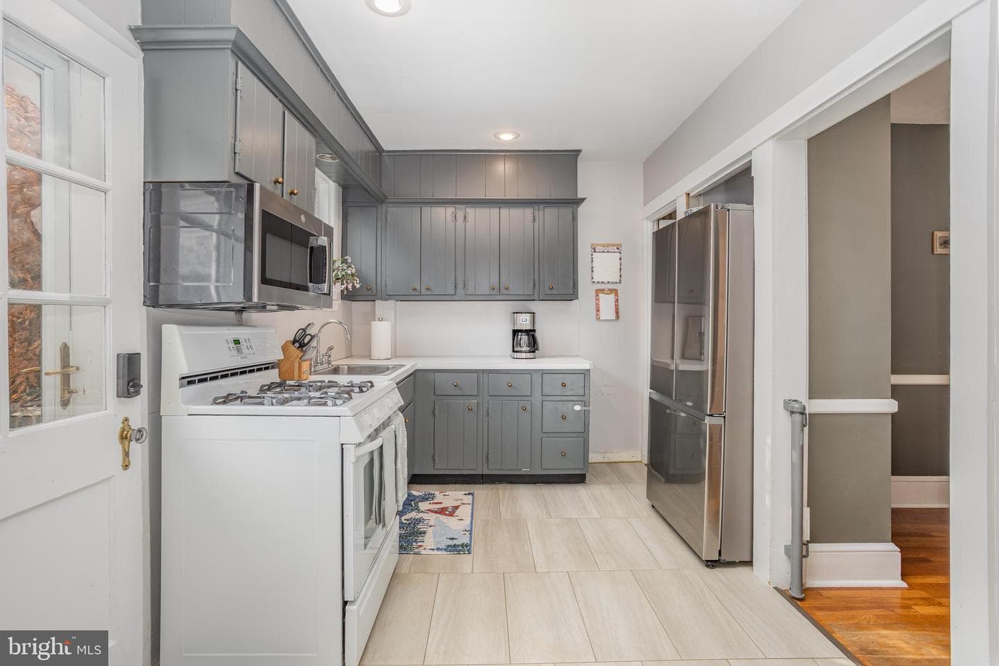 862 Pleasure Road photo 15
