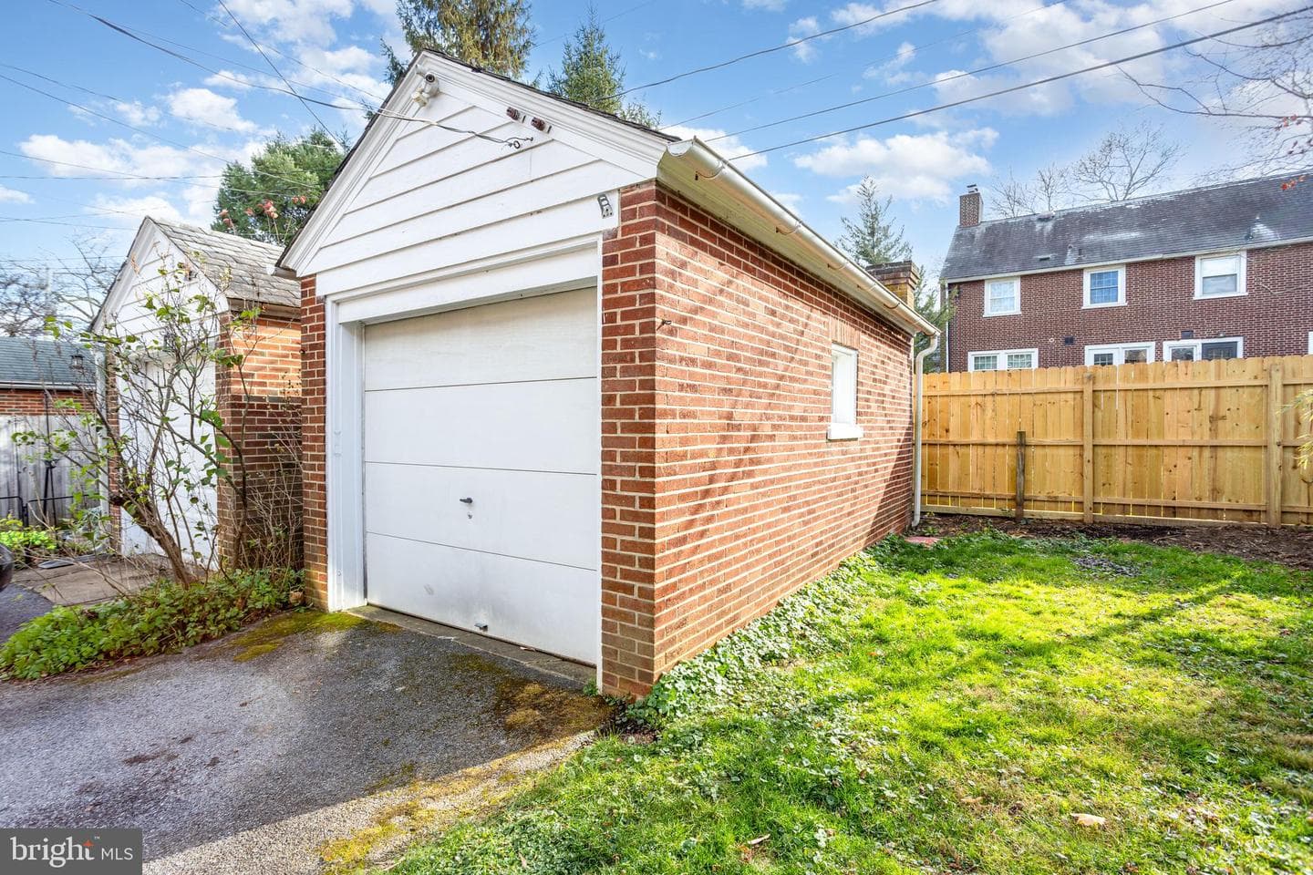 862 Pleasure Road photo 4