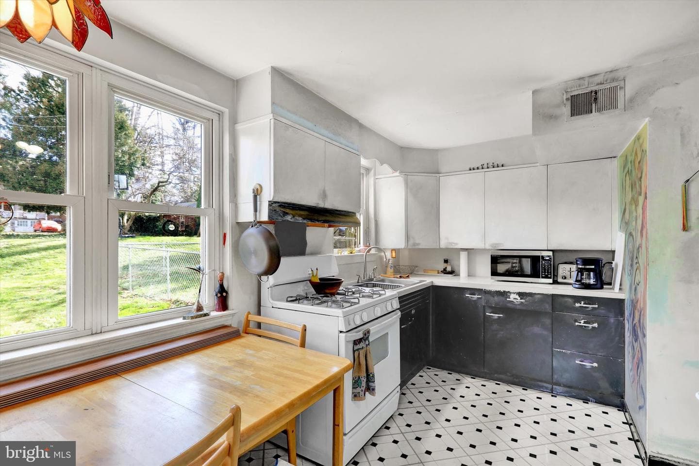 53 Spencer Avenue photo 10