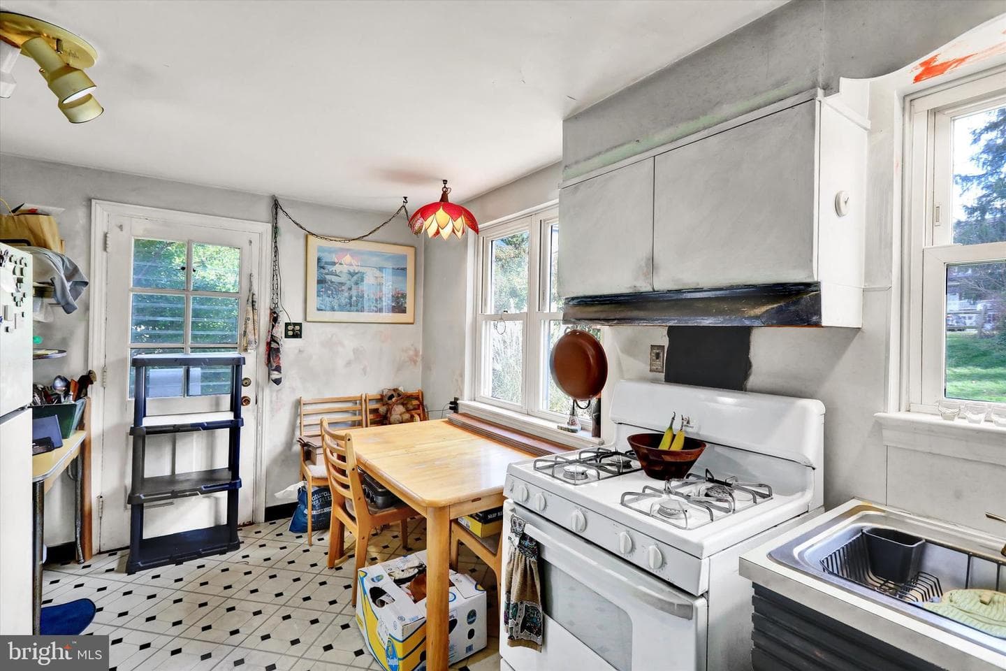 53 Spencer Avenue photo 11