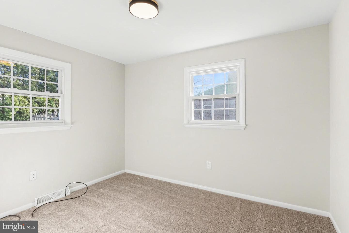 233 Cardinal Road photo 17