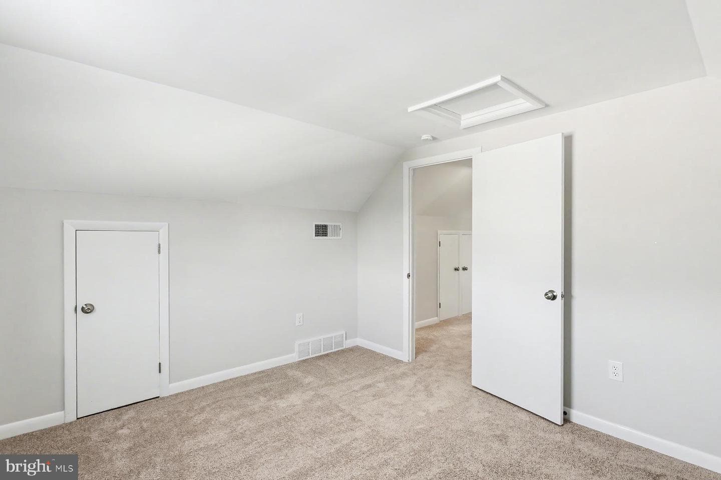 233 Cardinal Road photo 20