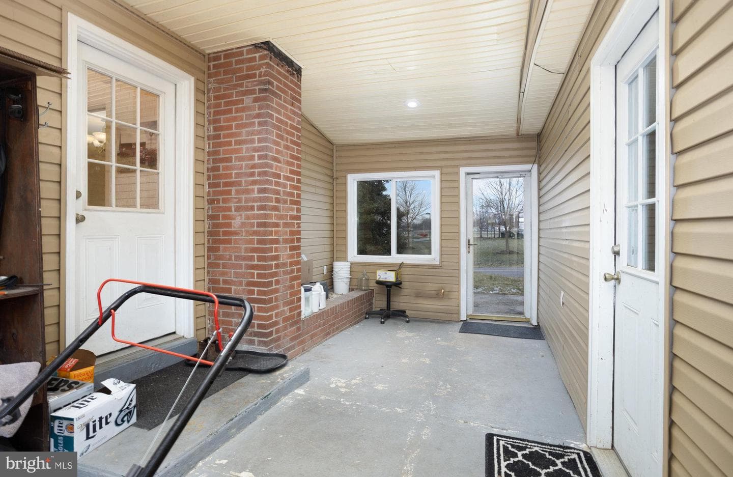 105 N Waterford Avenue photo 4