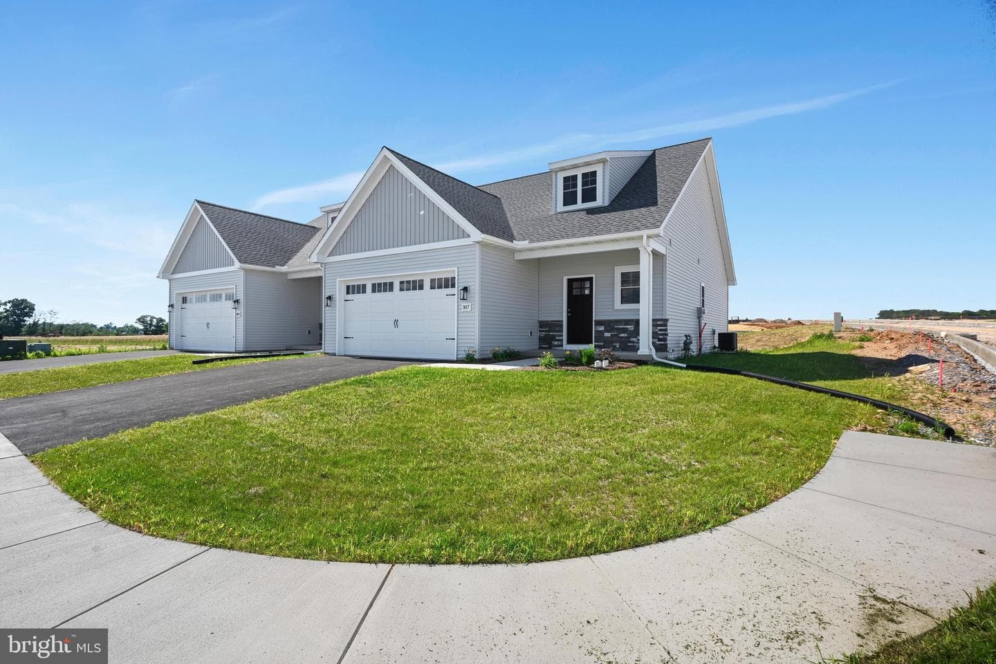 307 Ridgefield Drive photo 3