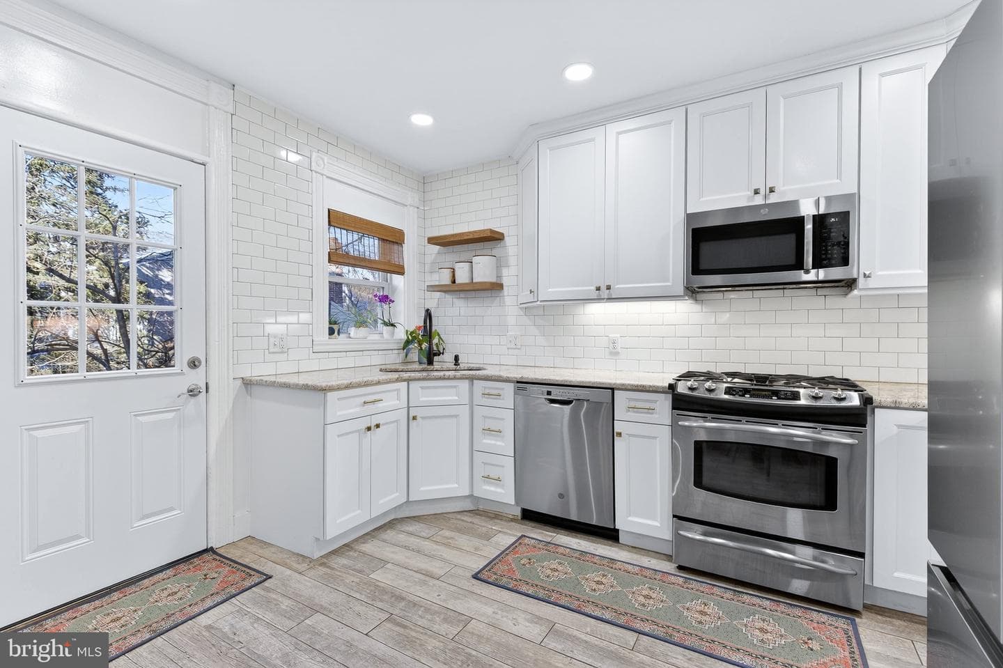 37 N Mary Street photo 11