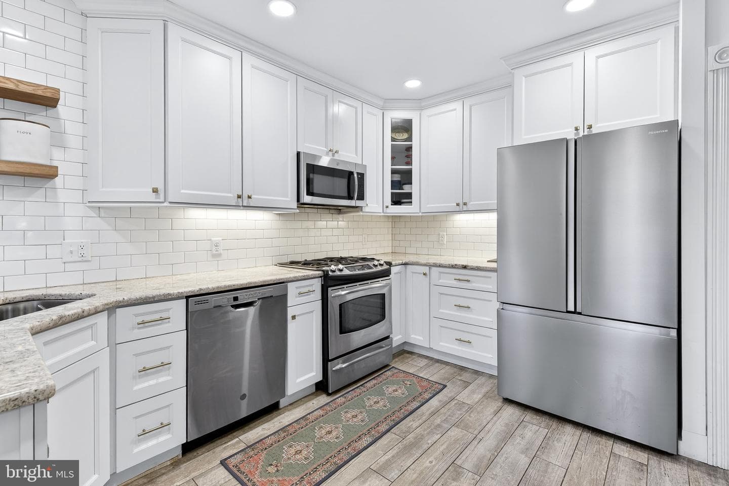 37 N Mary Street photo 12