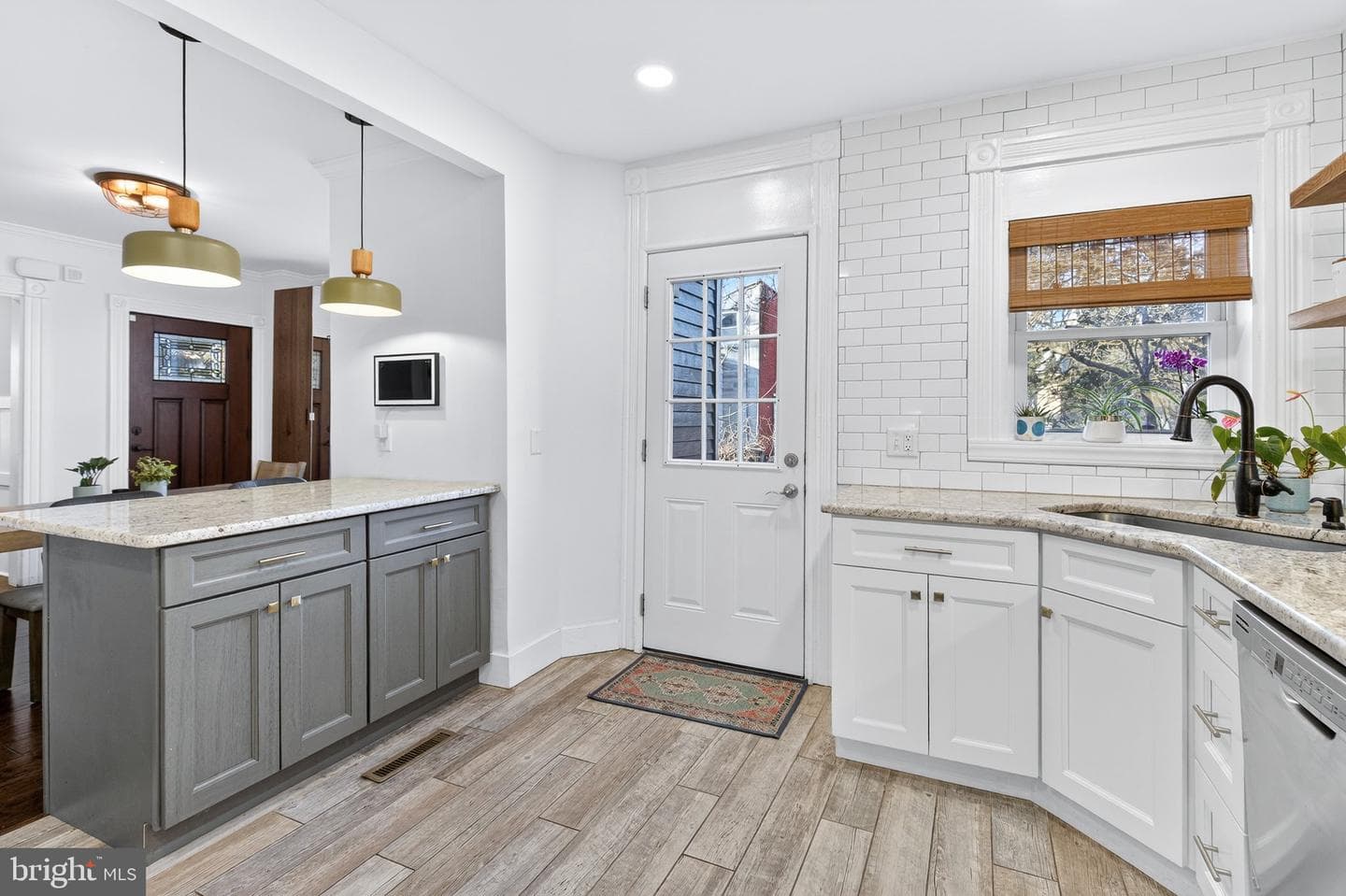 37 N Mary Street photo 13