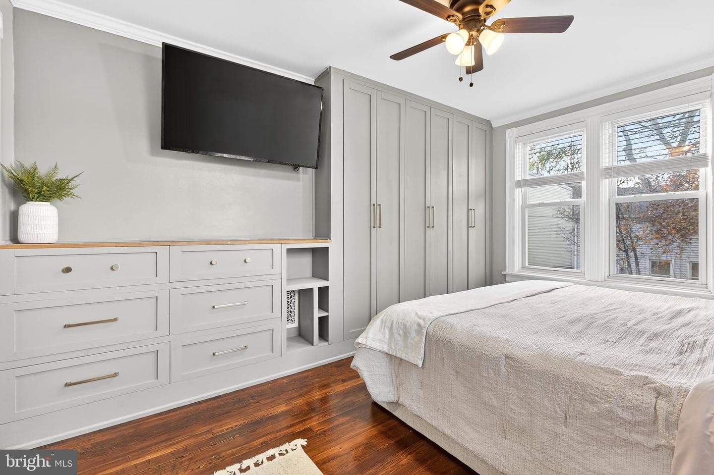 37 N Mary Street photo 17