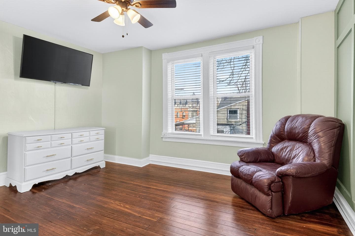 37 N Mary Street photo 19
