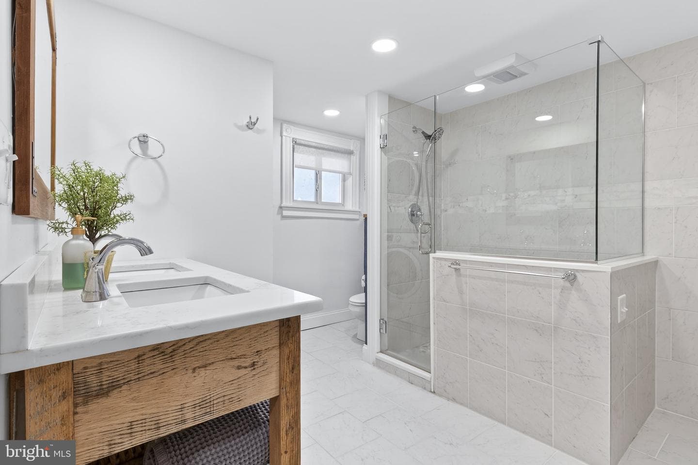 37 N Mary Street photo 21